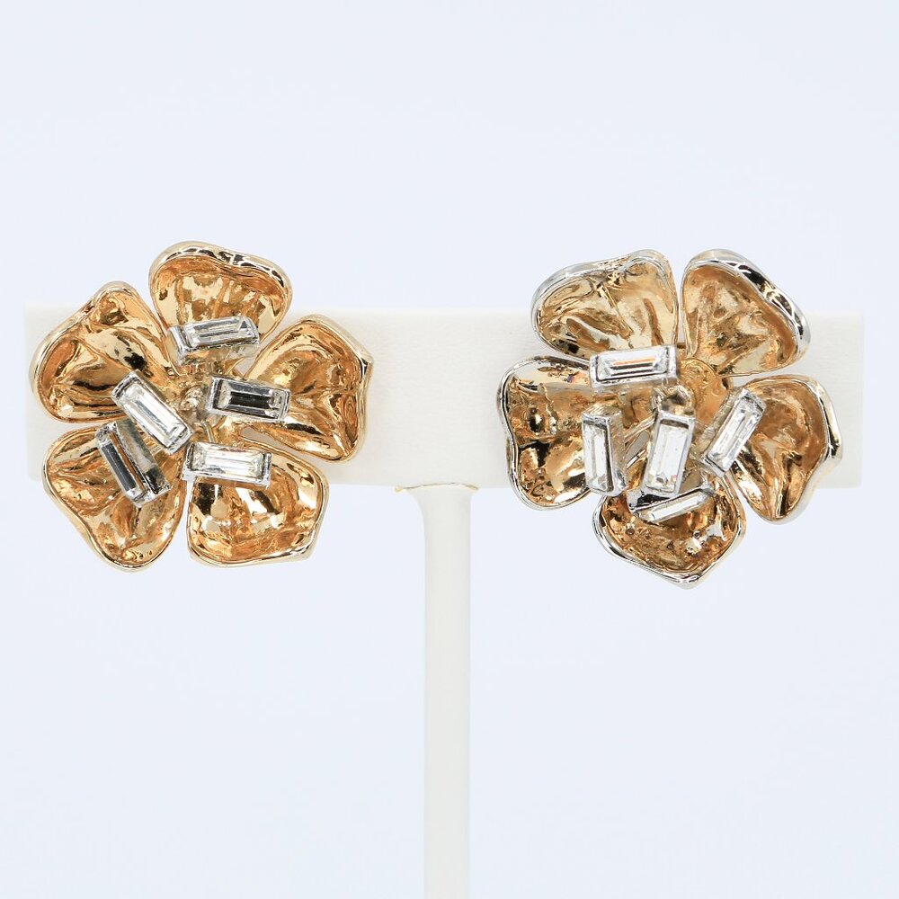 Vintage Crown Trifari Gold Plated Floral Rhinestones Clip-On Earrings‎ 1950s